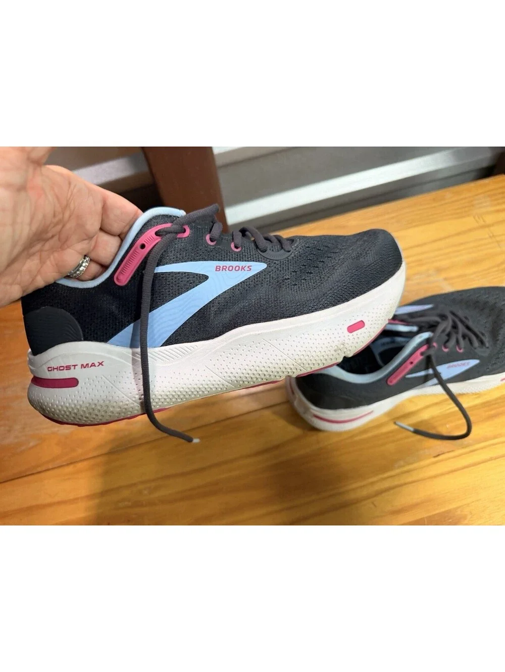 Brooks Ghost Max Women’s 10 Extra Wide Running/Walking Sneakers Blue Pink